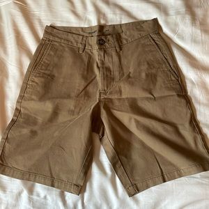 Old navy khaki shorts. Slim fit. Size 28.